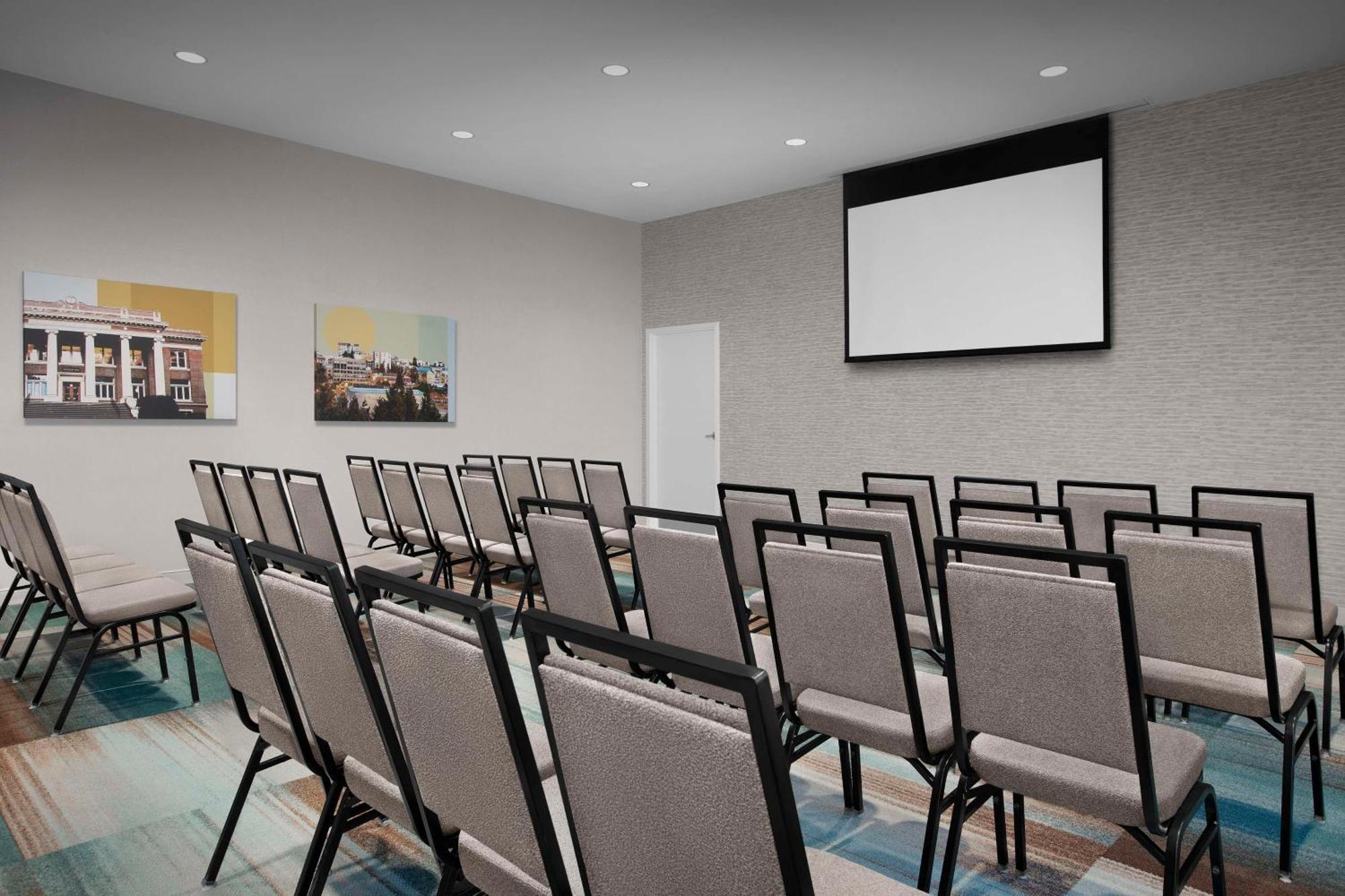 Hotel Home2 By Hilton Downtown Area 3*